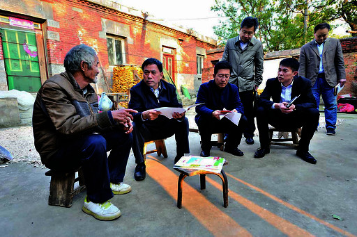 范修芳深入社区乡村宣讲党的十九大精神并调...